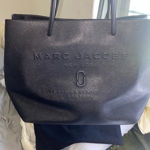 MARC JACOBS LOGO SJOPPER TOTE BAG: NEVER WORN